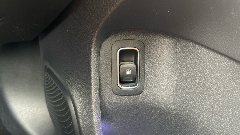 Mercedes-Benz A-Class A250e AMG Line Premium Plus Edition 4dr Auto Saloon